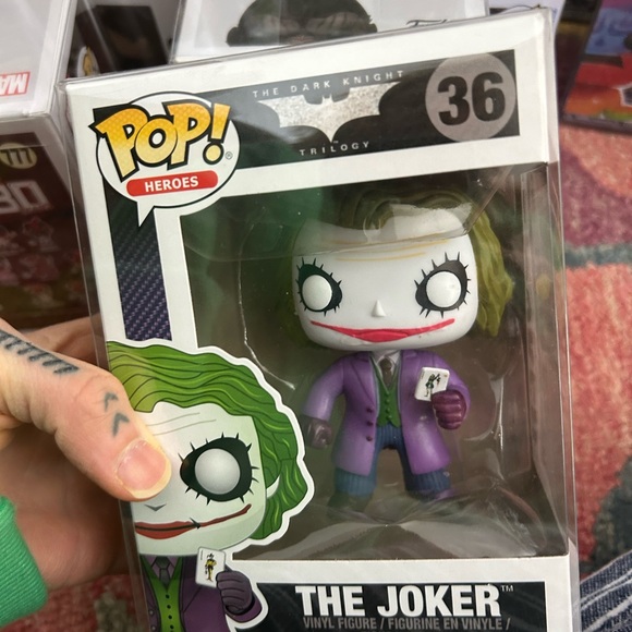 FUNKO POP ! THE JOKER 36 THE DARK KNIGHT TRILOGY POP HEROES DB16 - Picture 2 of 10